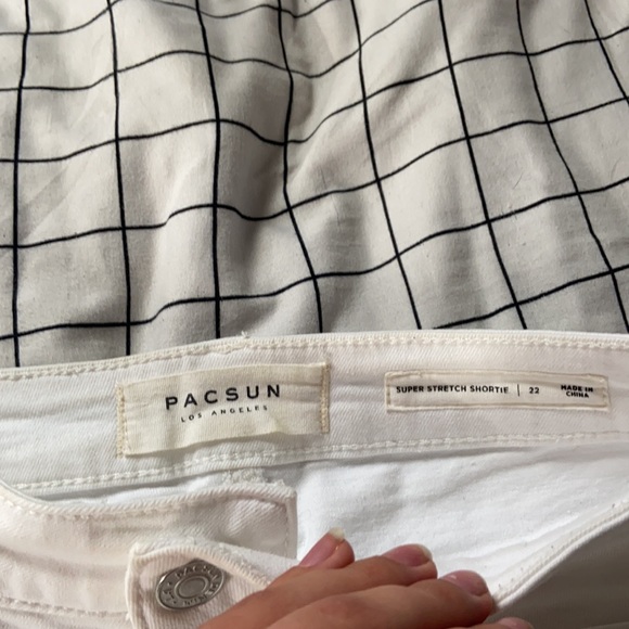 white pacsun shorts - Picture 2 of 3
